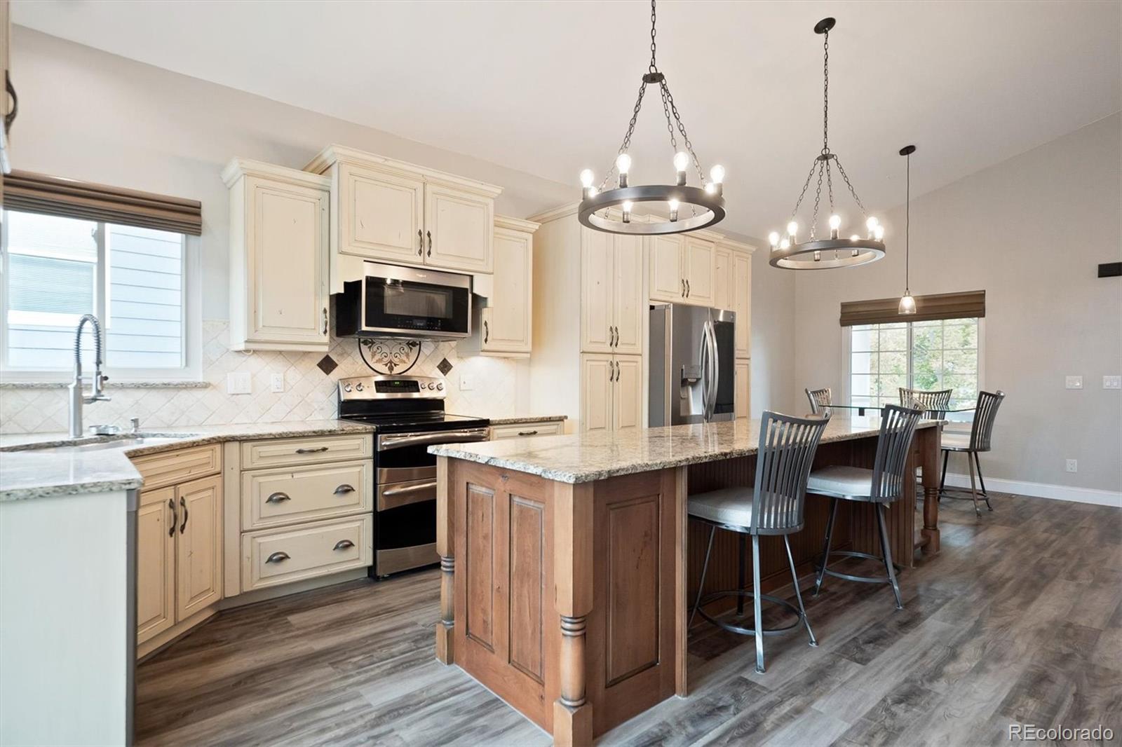 9347 Roadrunner Street Highlands Ranch, CO 80129 - Photo 5 of 28 Gallery Image 5