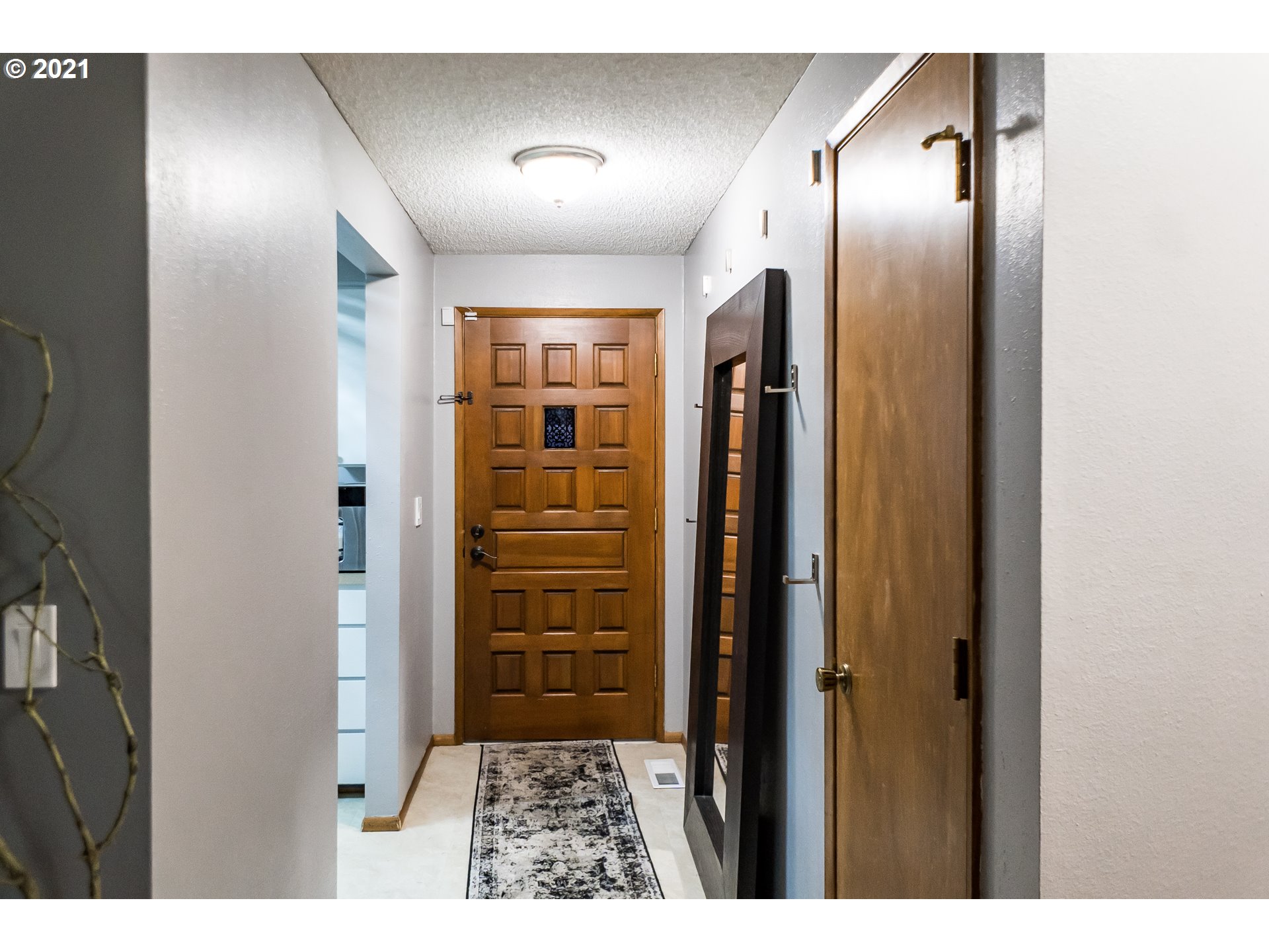 4927 Fox Hollow Road Eugene, OR 97405 - Photo 11 of 31 Gallery Image 11
