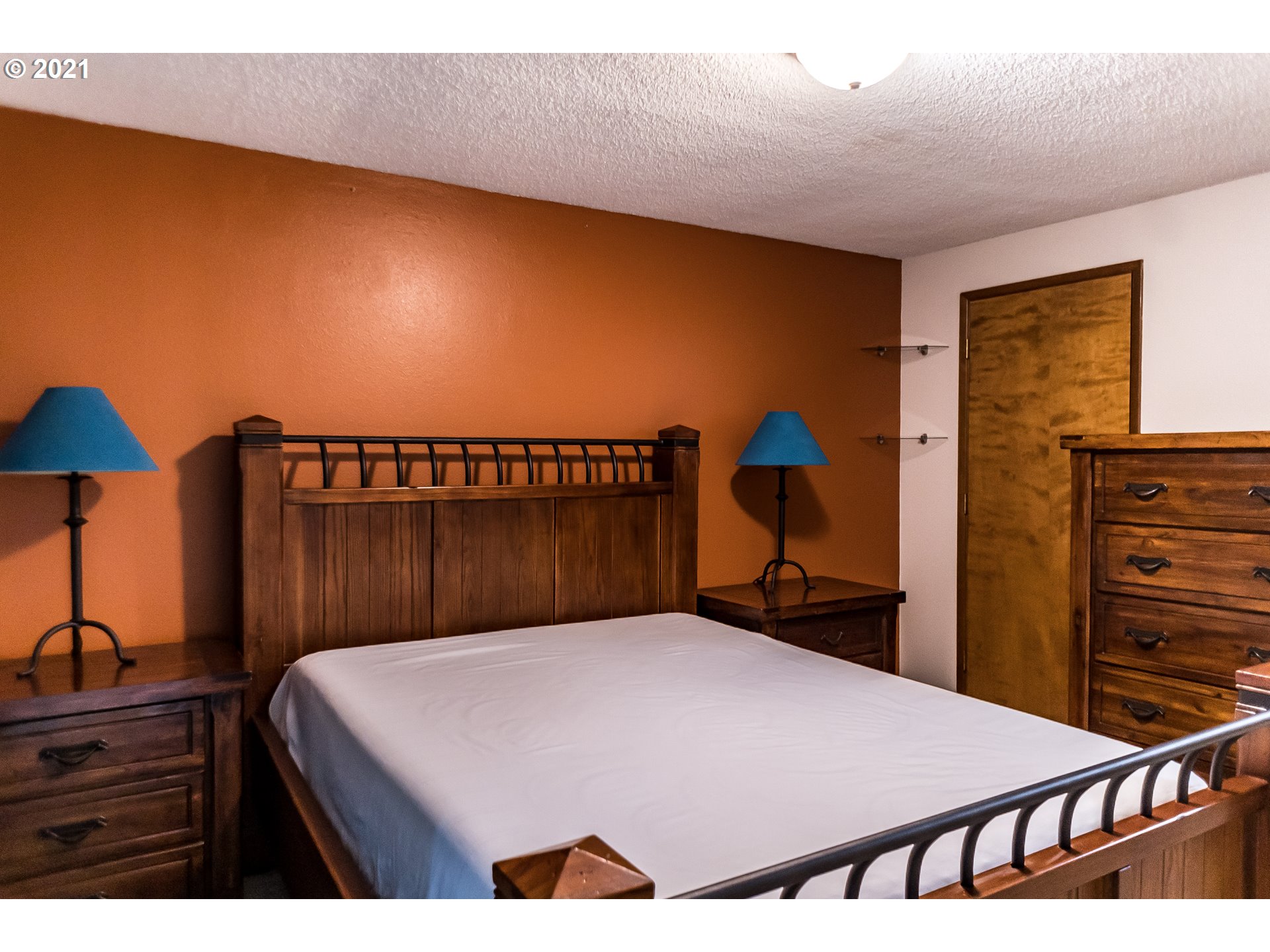 4927 Fox Hollow Road Eugene, OR 97405 - Photo 13 of 31 Gallery Image 13
