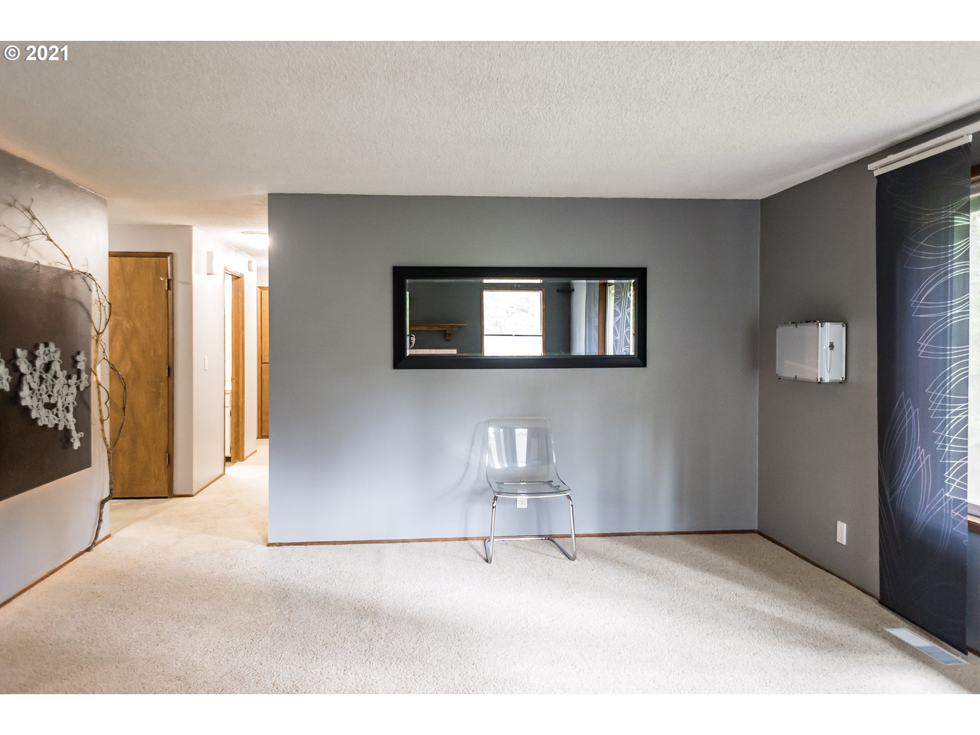 4927 Fox Hollow Road Eugene, OR 97405 - Photo 3 of 31 Gallery Image 3