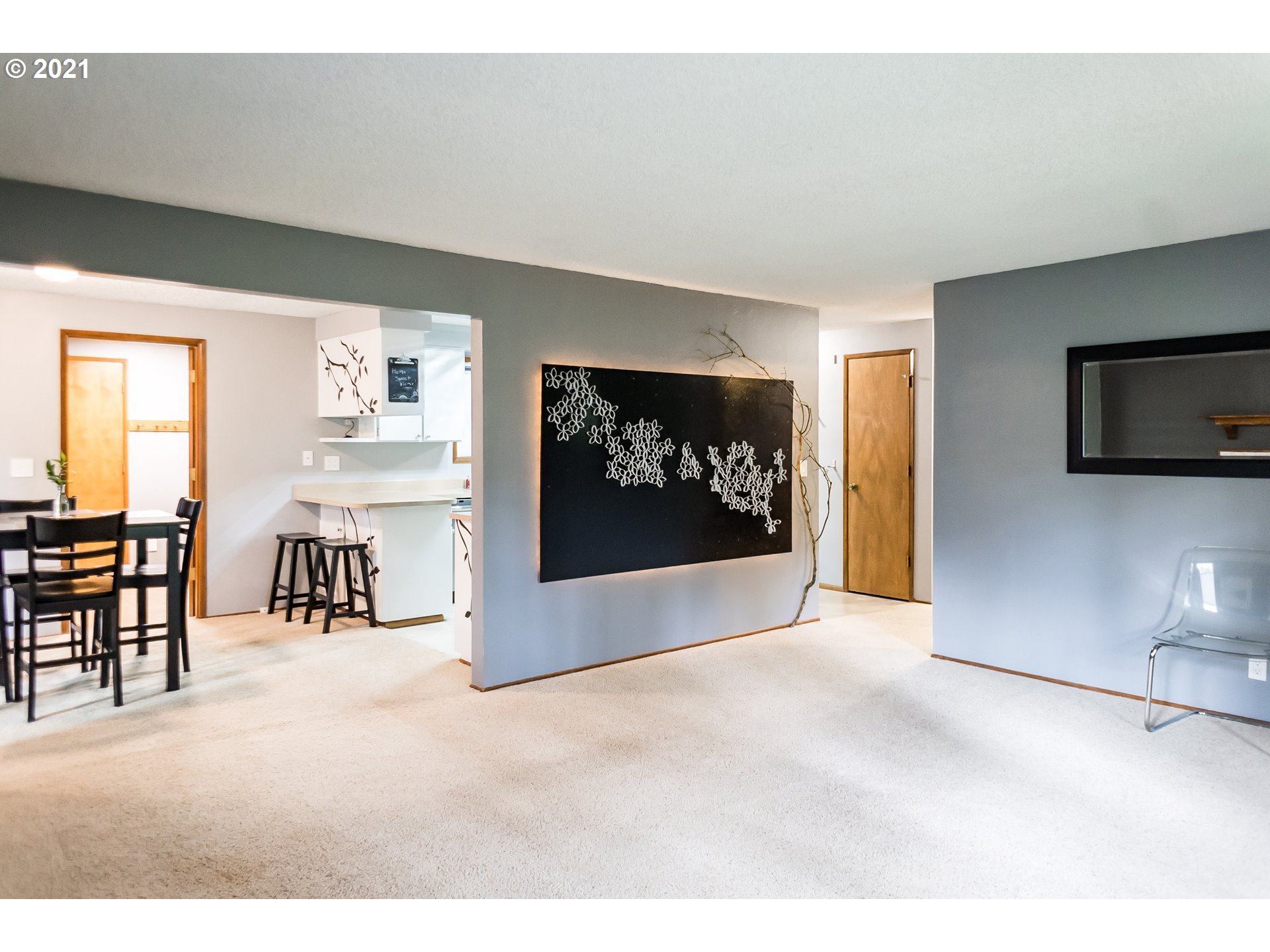 4927 Fox Hollow Road Eugene, OR 97405 - Photo 4 of 31 Gallery Image 4