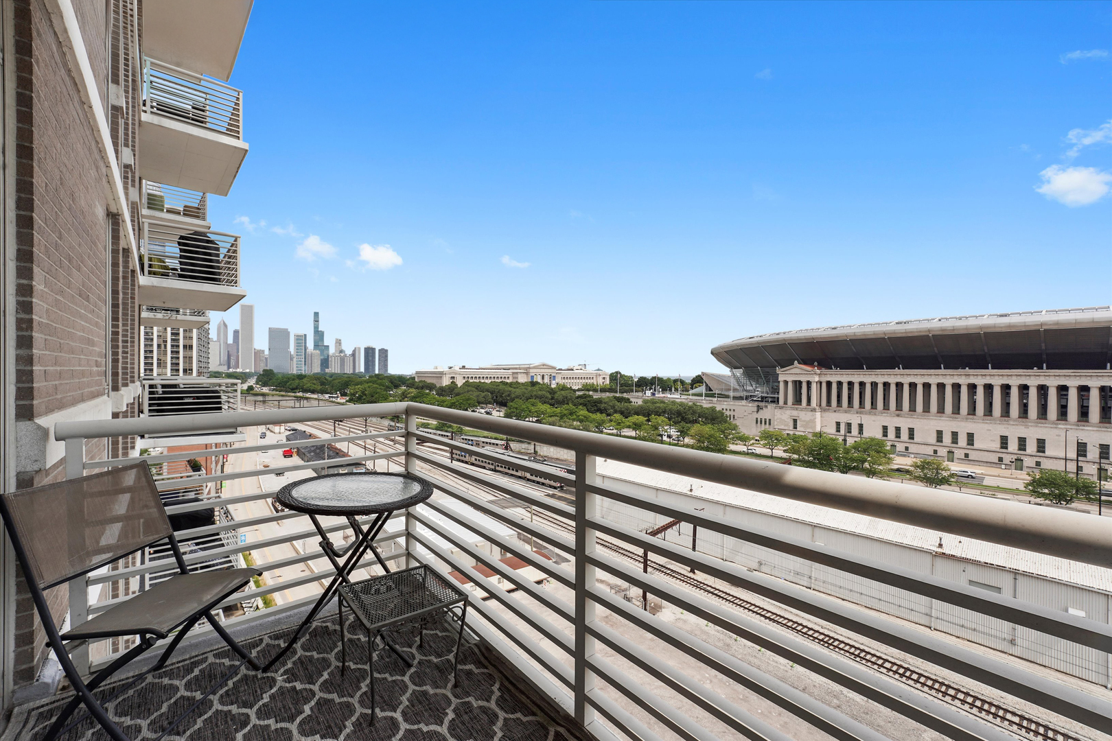 1515 South Prairie Avenue, Unit 910 Chicago, IL 60605 - Photo 11 of 32 a view of balcony with wooden floor and seating space