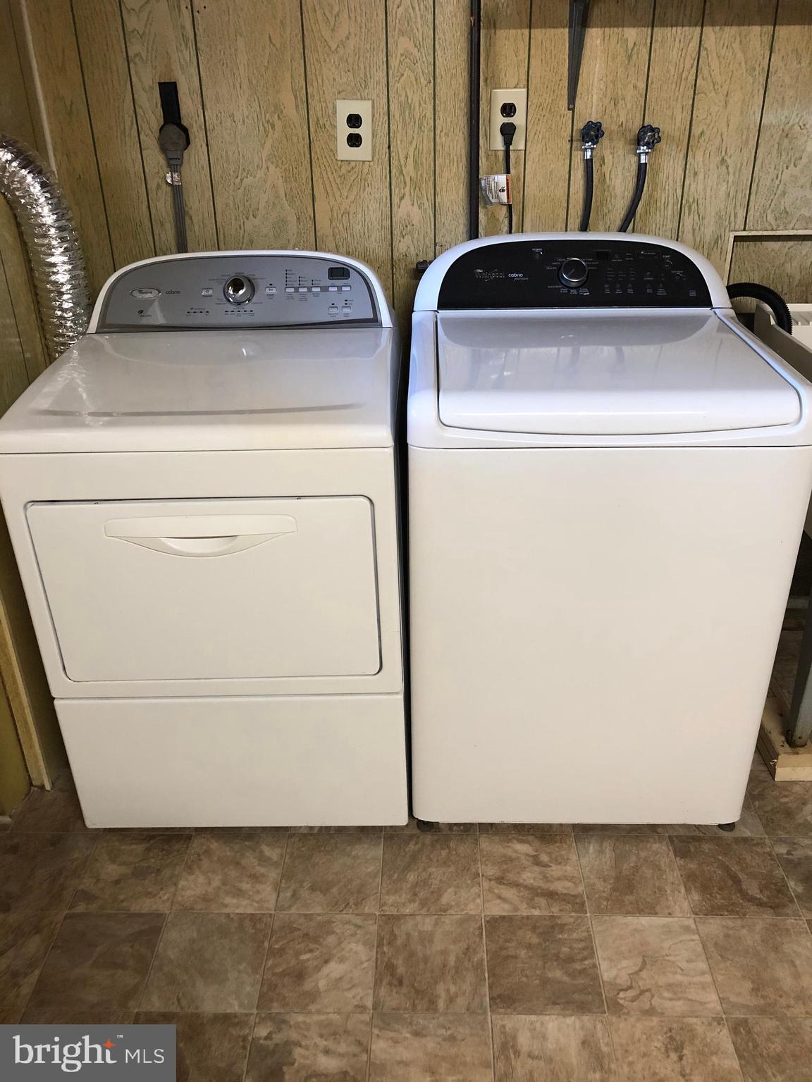 702 Kingston Road Baltimore, MD 21220 - Photo 14 of 30 Washer/dryer included