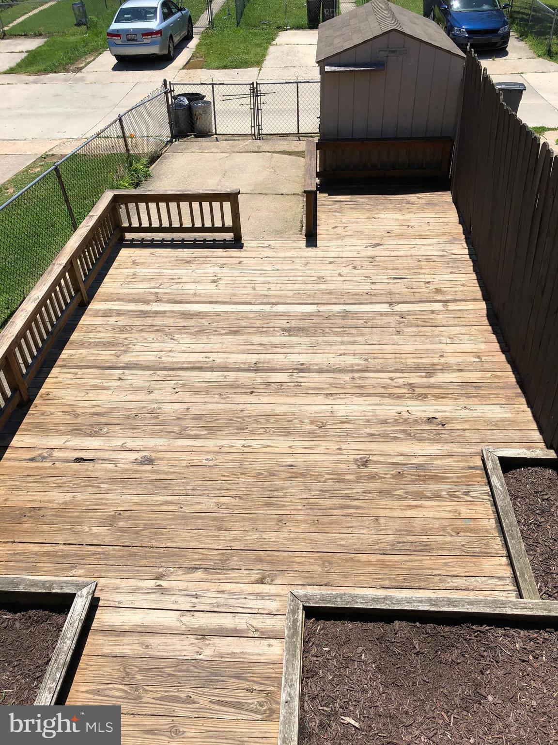 702 Kingston Road Baltimore, MD 21220 - Photo 26 of 30 Rear lower deck