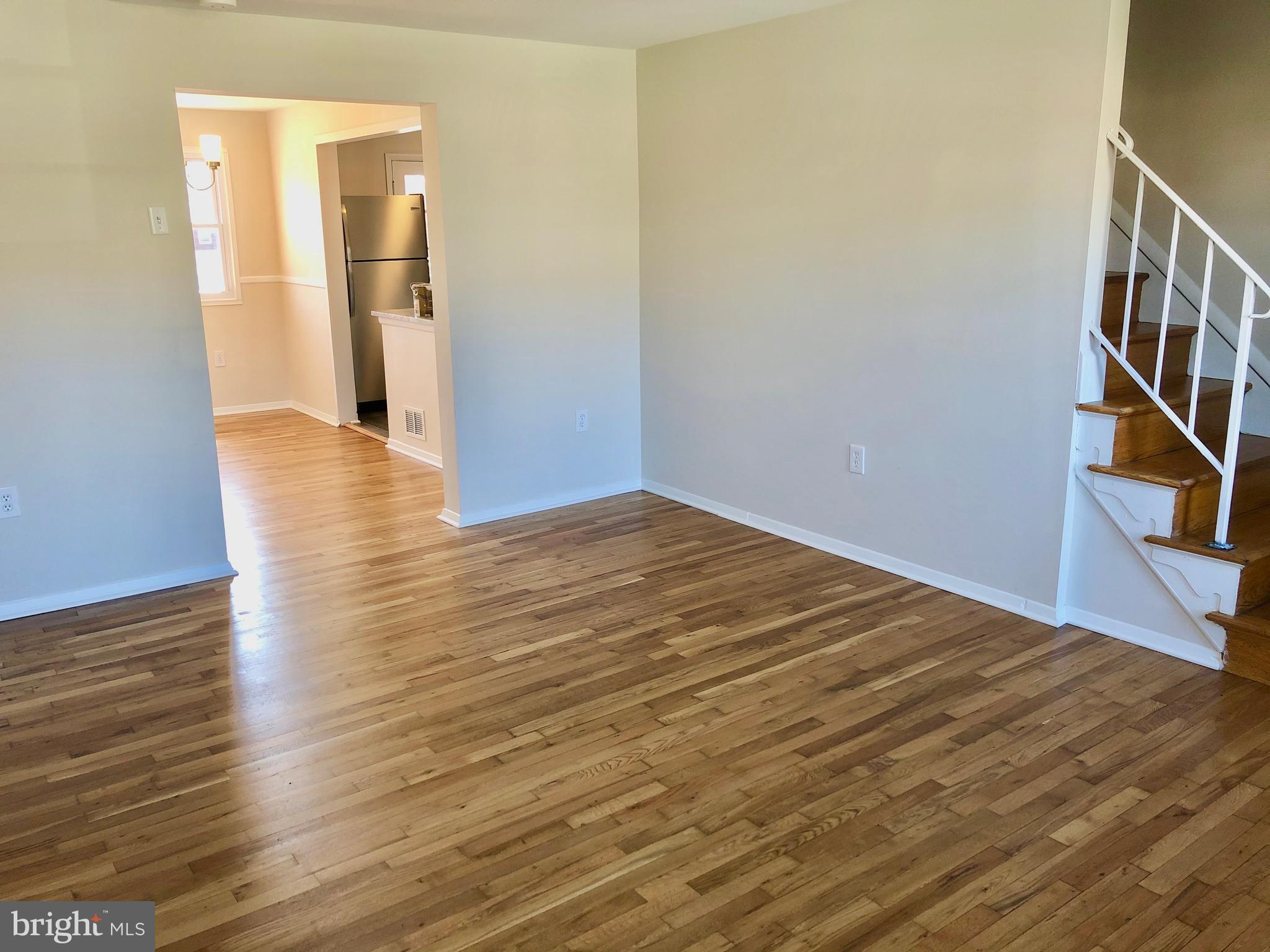 702 Kingston Road Baltimore, MD 21220 - Photo 4 of 30 Living room
