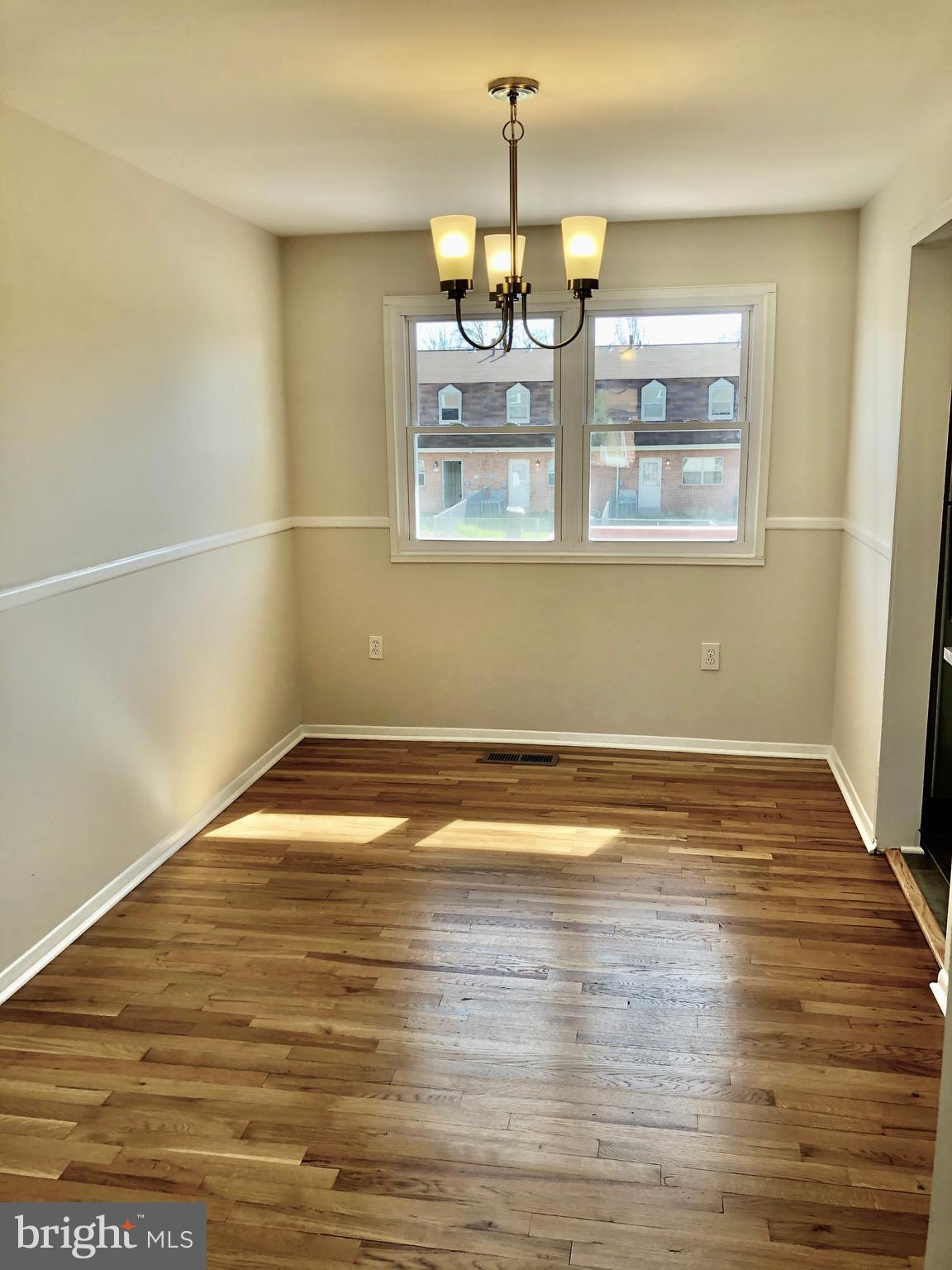 702 Kingston Road Baltimore, MD 21220 - Photo 5 of 30 Dining room