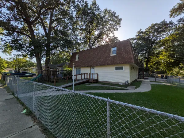 a view of house and outdoor space