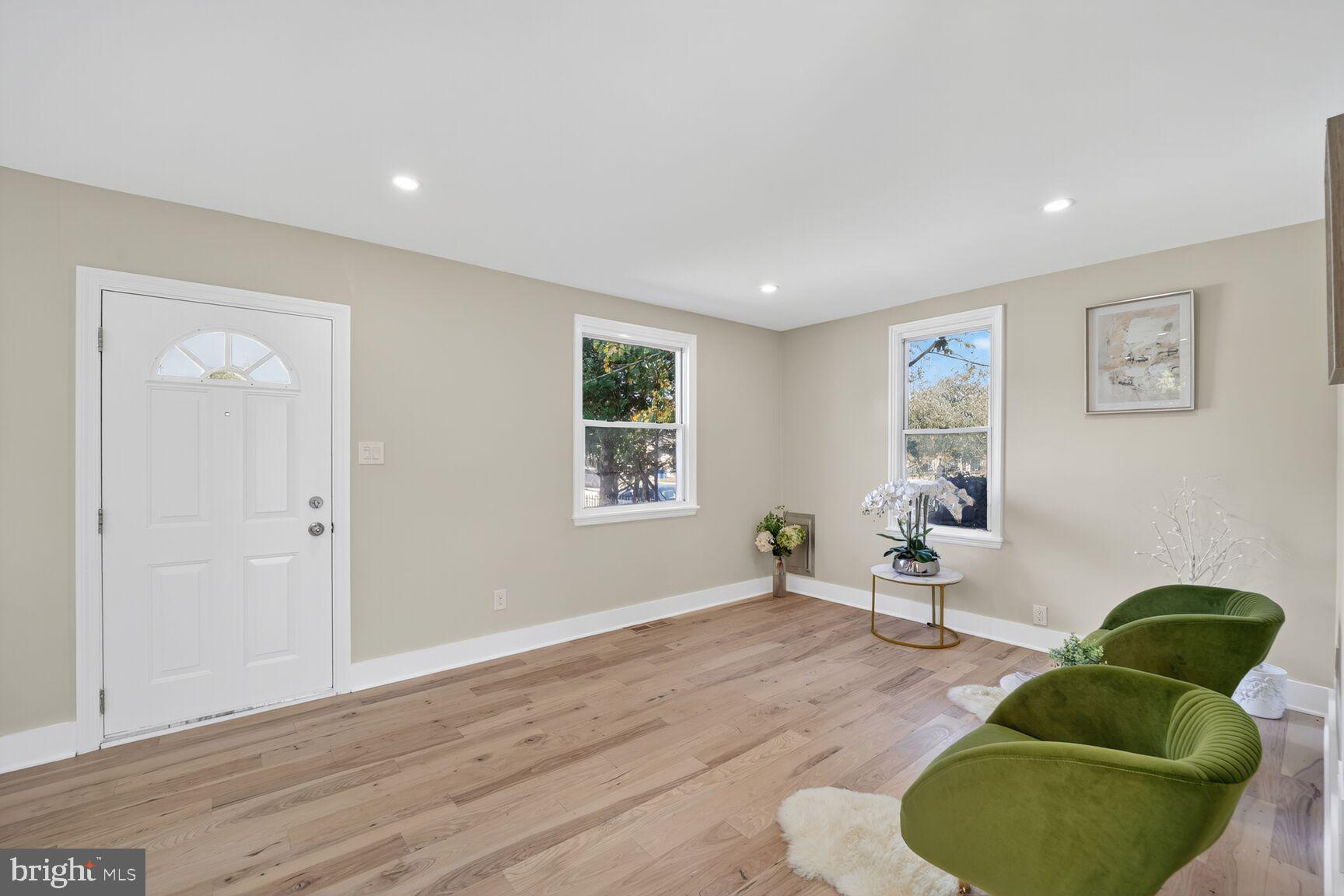 6705 Larkspur Road Suitland, MD 20746 - Photo 5 of 31