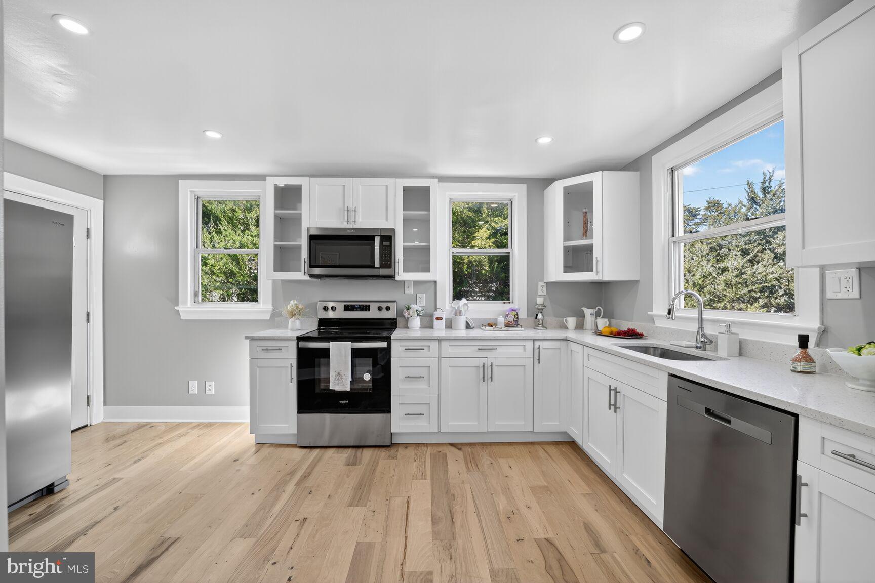 6705 Larkspur Road Suitland, MD 20746 - Photo 10 of 31