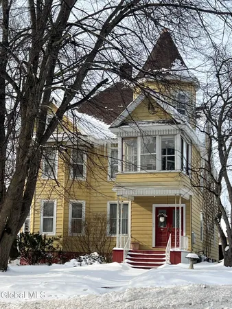 $1,500 | 214 Market Street, Unit 1, Amsterdam, NY 12010