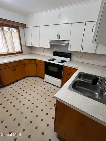 $1,500 | 214 Market Street, Unit 1, Amsterdam, NY 12010