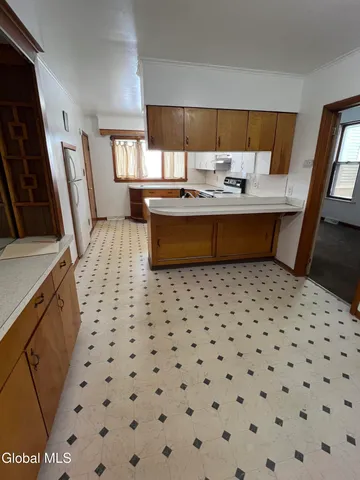 $1,500 | 214 Market Street, Unit 1, Amsterdam, NY 12010