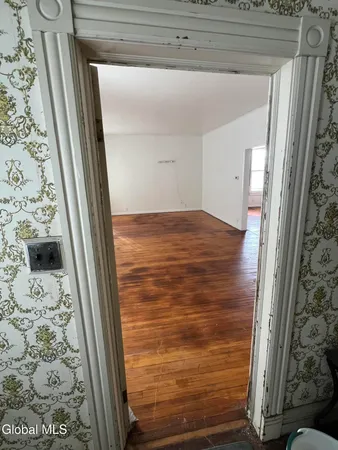 $1,500 | 214 Market Street, Unit 1, Amsterdam, NY 12010