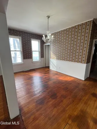 $1,500 | 214 Market Street, Unit 1, Amsterdam, NY 12010