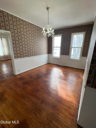 $1,500 | 214 Market Street, Unit 1, Amsterdam, NY 12010