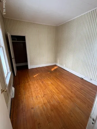 $1,500 | 214 Market Street, Unit 1, Amsterdam, NY 12010