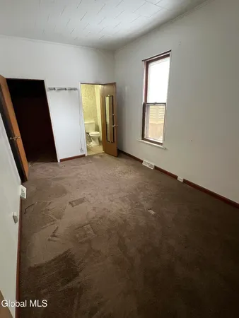 $1,500 | 214 Market Street, Unit 1, Amsterdam, NY 12010