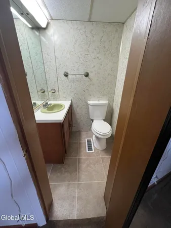 $1,500 | 214 Market Street, Unit 1, Amsterdam, NY 12010