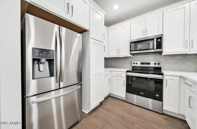 $2,345 | 2121 West Sonoran Desert Drive, Unit 61, Phoenix, AZ 85085