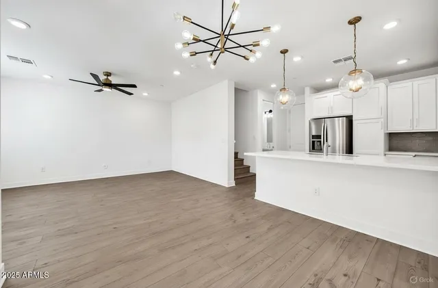 $2,345 | 2121 West Sonoran Desert Drive, Unit 61, Phoenix, AZ 85085