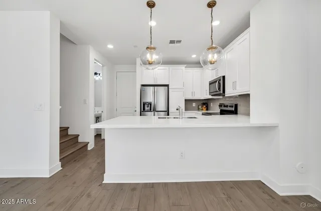 $2,345 | 2121 West Sonoran Desert Drive, Unit 61, Phoenix, AZ 85085