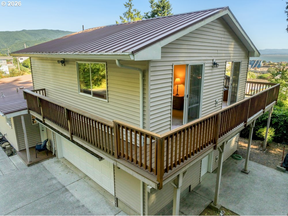 305 9th Street Garibaldi, OR 97118 - Photo 5 of 48 Gallery Image 5