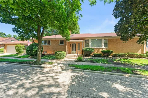 $399,900 | 418 East End Avenue, Hillside, IL 60162