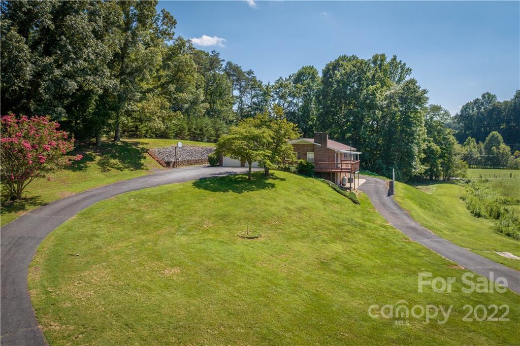 4023 Miller Bridge Road Hickory, NC 28602 - Photo 4 of 30 Gallery Image 4