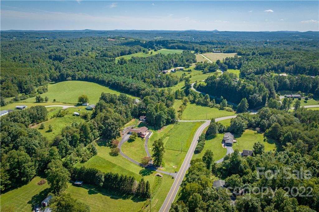 4023 Miller Bridge Road Hickory, NC 28602 - Photo 10 of 30 Gallery Image 10