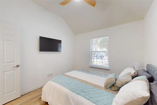 $3,600 | 18 Avenswood Place, The Woodlands, TX 77382