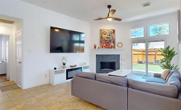 $3,600 | 18 Avenswood Place, The Woodlands, TX 77382