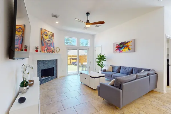 $3,600 | 18 Avenswood Place, The Woodlands, TX 77382