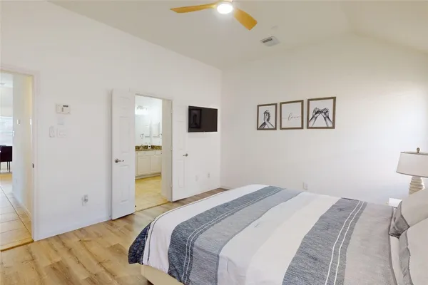 $3,600 | 18 Avenswood Place, The Woodlands, TX 77382