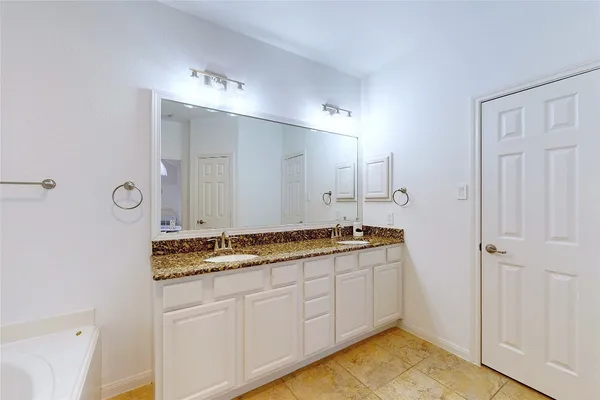 $3,600 | 18 Avenswood Place, The Woodlands, TX 77382