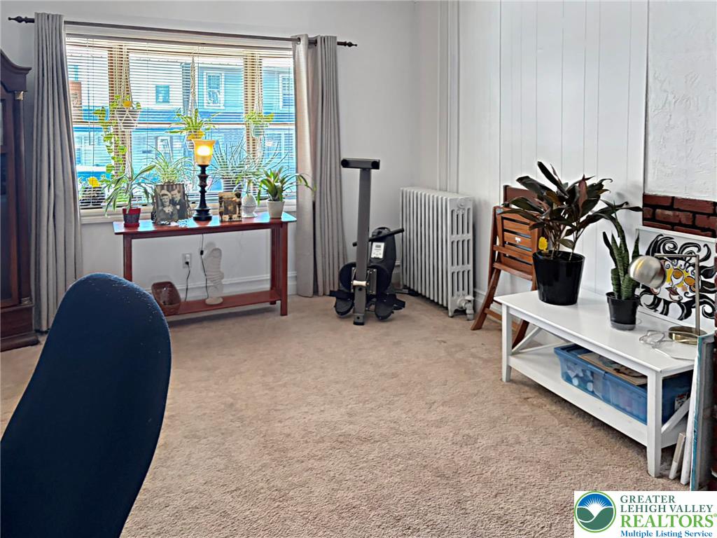 416 Walnut Street Catasauqua, PA 18032 - Photo 4 of 61