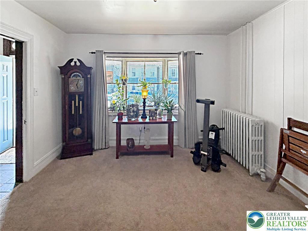 416 Walnut Street Catasauqua, PA 18032 - Photo 5 of 61