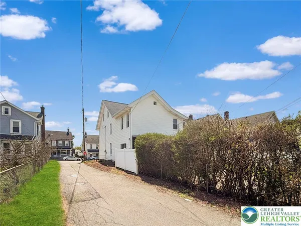 $319,900 | 416 Walnut Street, Catasauqua, PA 18032