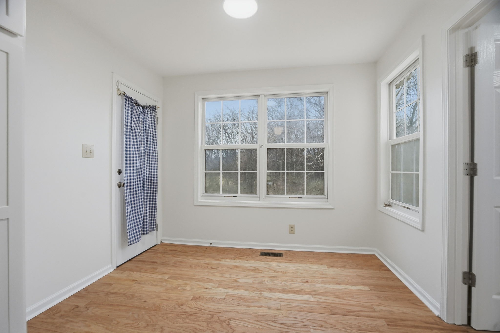 230 Woodruff Road Adams, TN 37010 - Photo 15 of 36 an empty room with a window