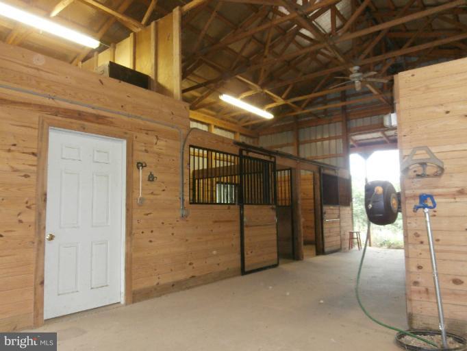 20015 Bollinger Road Manchester, MD 21102 - Photo 26 of 29 Wash area, tack room and storage area