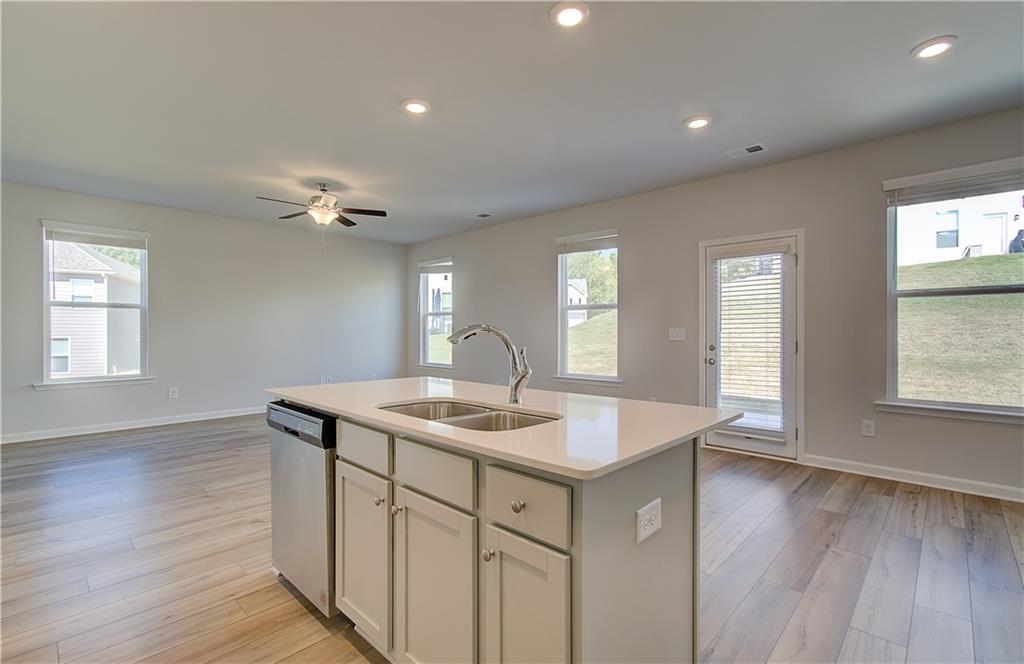 17 Bellamy Cove Newnan, GA 30263 - Photo 11 of 25