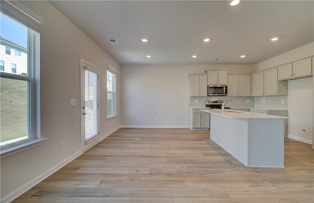 17 Bellamy Cove Newnan, GA 30263 - Photo 8 of 25