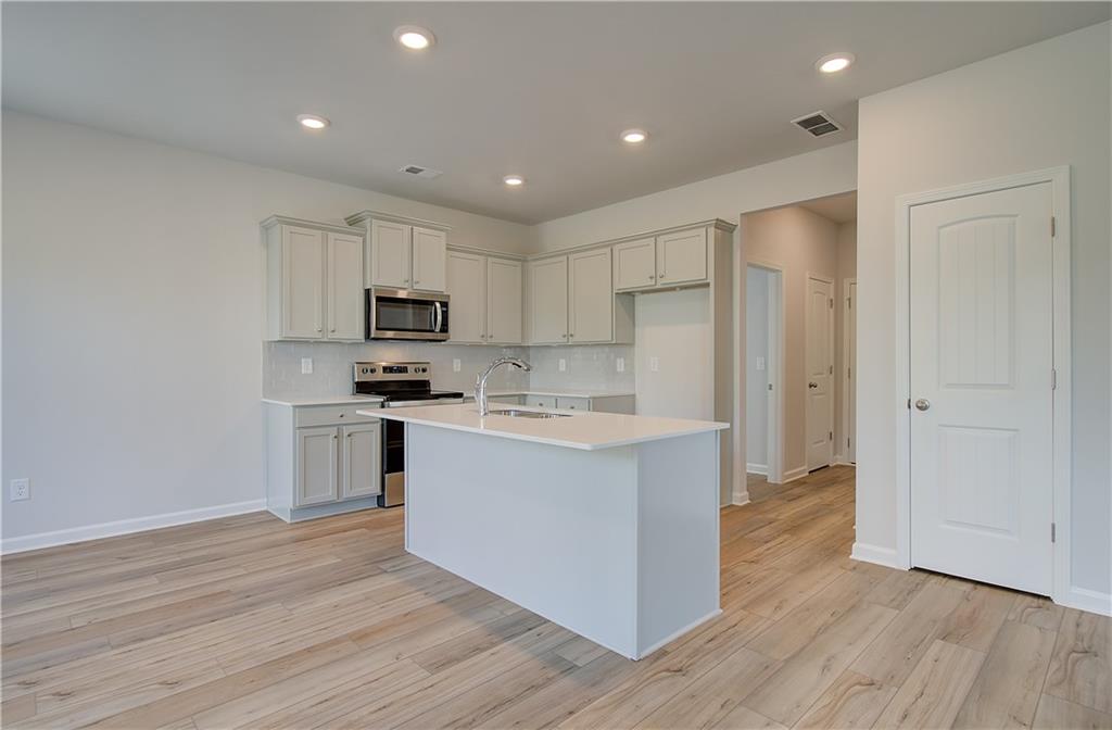 17 Bellamy Cove Newnan, GA 30263 - Photo 9 of 25
