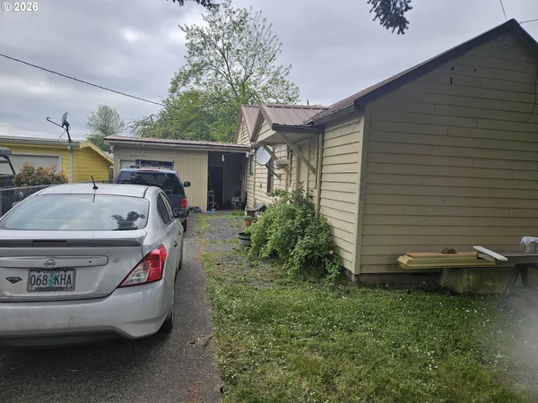$279,000 | 1044 23rd Avenue, Sweet Home, OR 97386