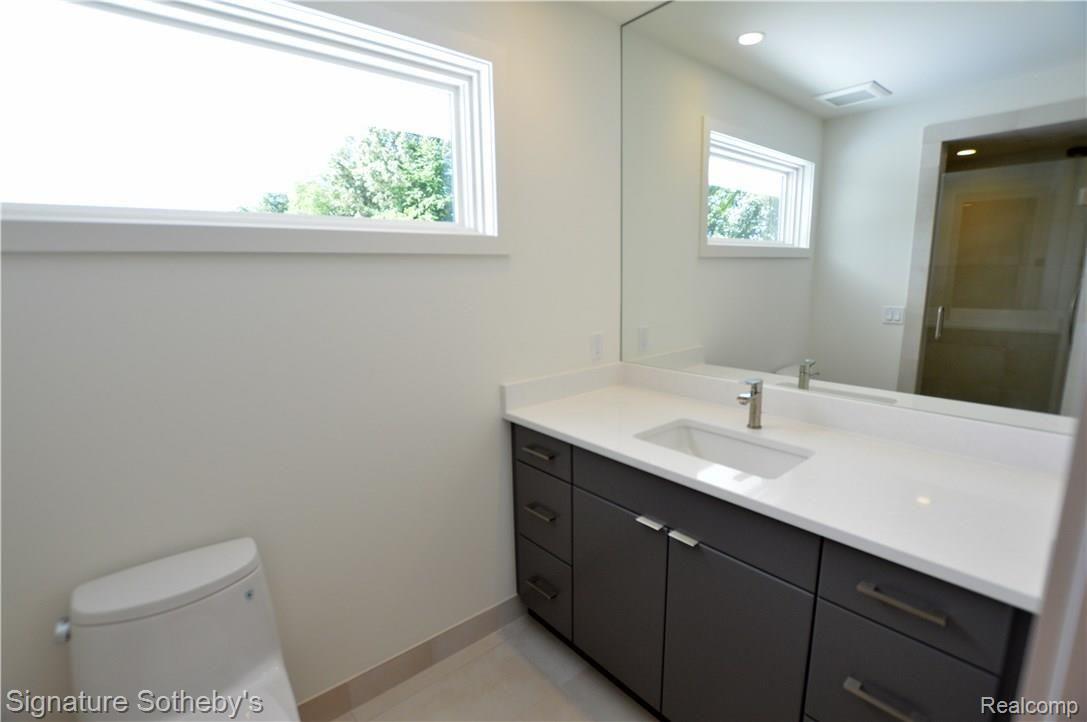 1426 Eastway Rochester, MI 48306 - Photo 28 of 48 35.JPG