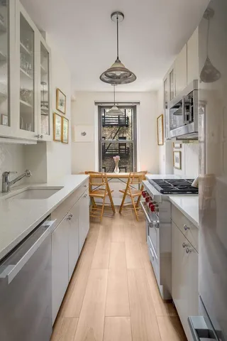 $725,000 | 308 East 79th Street, Unit 3K | Upper East Side