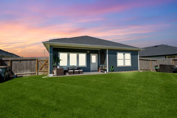 $314,990 | 2215 Laurel Bloom Lane, Sealy, TX 77474