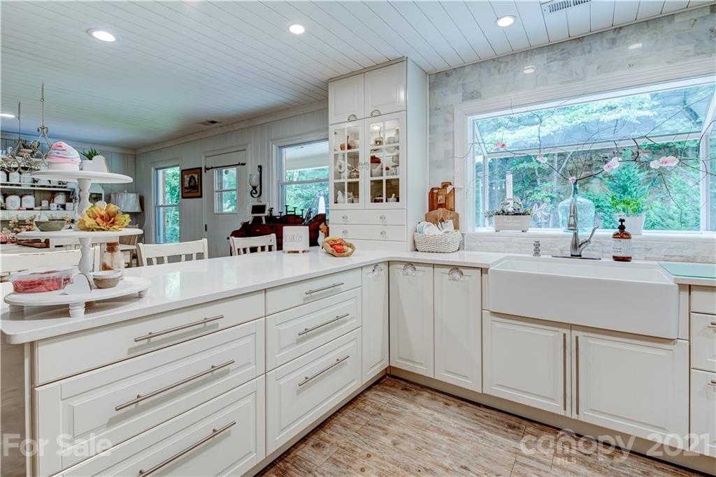 241 Washburn Road Lake Lure, NC 28746 - Photo 6 of 47 Gallery Image 6