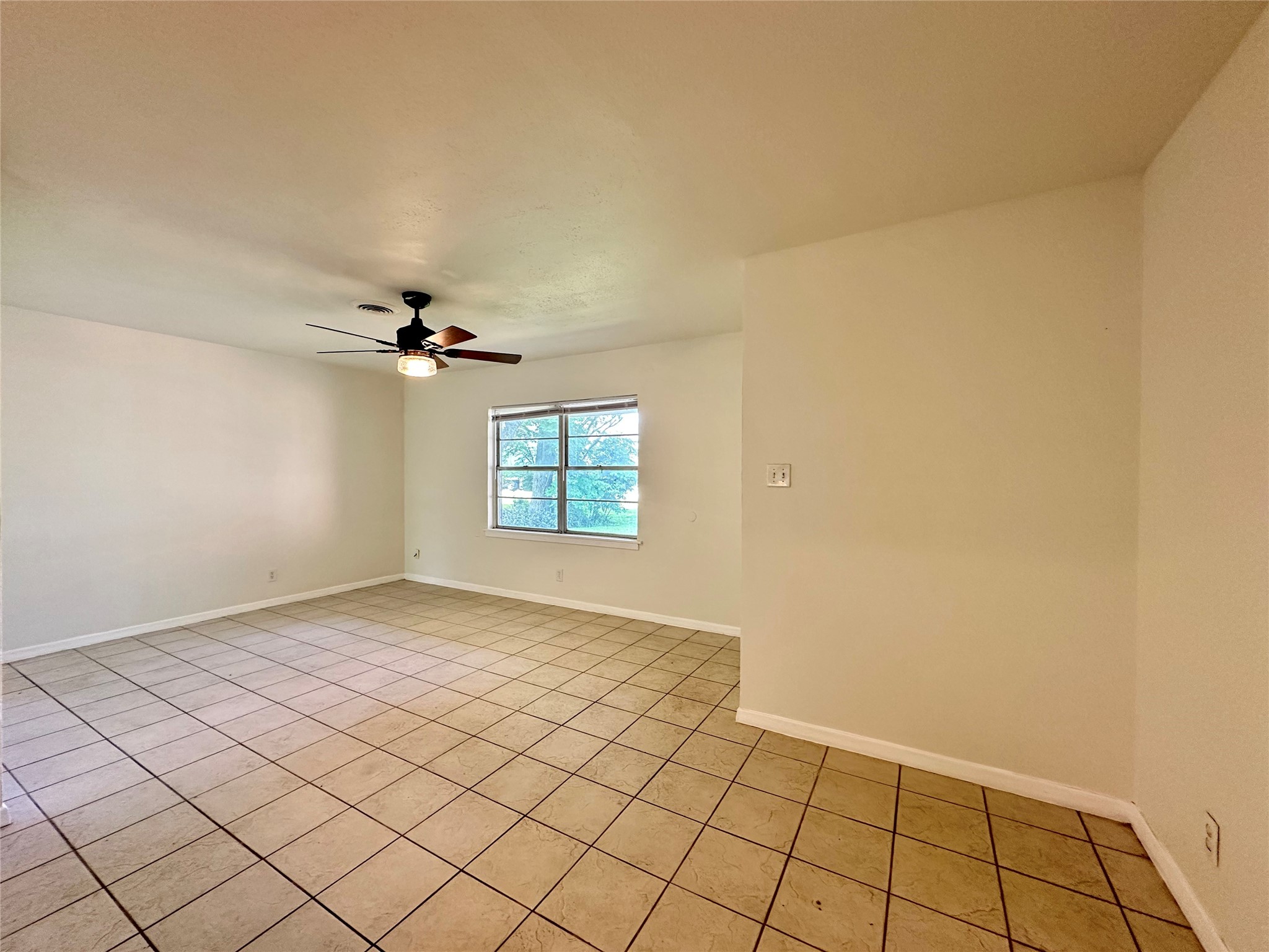 5720 Parwill Street, Unit 1 Houston, TX 77081 - Photo 13 of 17