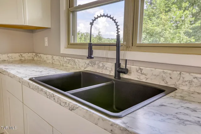 $217,000 | 808 West Bear Hollow Road, Rogersville, TN 37857