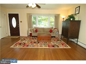 2610 Avon Avenue Sinking Spring, PA 19608 - Photo 4 of 12 Living Room